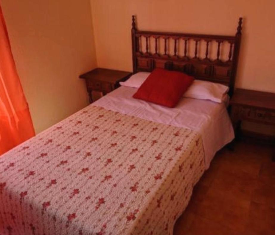 Hostal Casa Chore Hinojosa de Duero Exterior photo